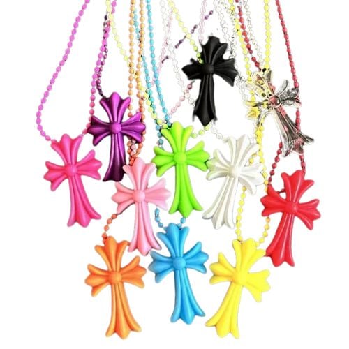 Collar Cruz CHROME HEARTS de PVC Vibrante | Streetwear