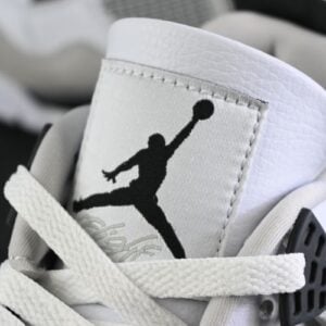 AIR JORDAN RETRO 4 "Military Black" - Imagen 4