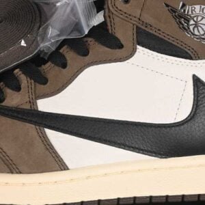 AIR JORDAN RETRO 1 "Travis Scott Mocha" - Imagen 4