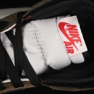 AIR JORDAN RETRO 1 "Travis Scott Mocha" - Imagen 5
