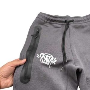 Conjunto NIKE TECH x SYNA CENTRAL CEE "Negro/Gris Oscuro/Blanco" Algodón Mejor Calidad - Imagen 8