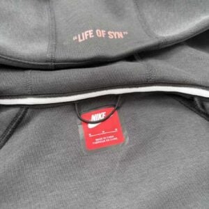 Polerón NIKE TECH x SYNA CENTRAL CEE "Gris Oscuro/Negro" Algodón Mejor Calidad - Imagen 3