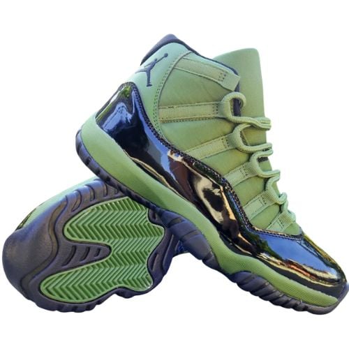 Air Jordan Retro 11 "Olive Black" Verde