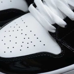 AIR JORDAN RETRO 1 "Patent Gold" - Imagen 5