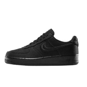 NIKE AIR FORCE 1 X STÜSSY "TRIPLE BLACK" - Imagen 3