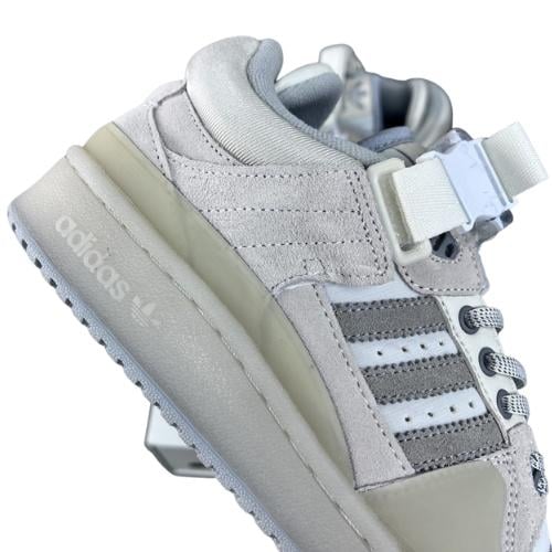 Alternative view of Zapatillas Adidas Forum x BAD BUNNY Buckle Low "Blancas"