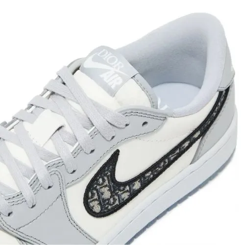 Alternative view of Nike Air Jordan 1 Retro Low ”DIOR” Blanco