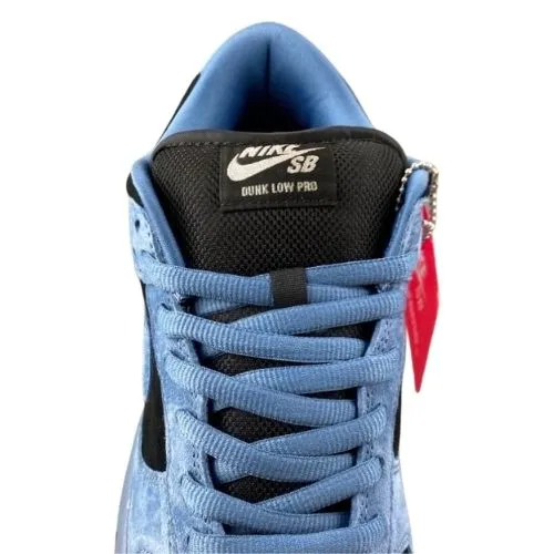 Alternative view of Supreme x Nike Dunk Low SB "Ocean Fog 94" Azul