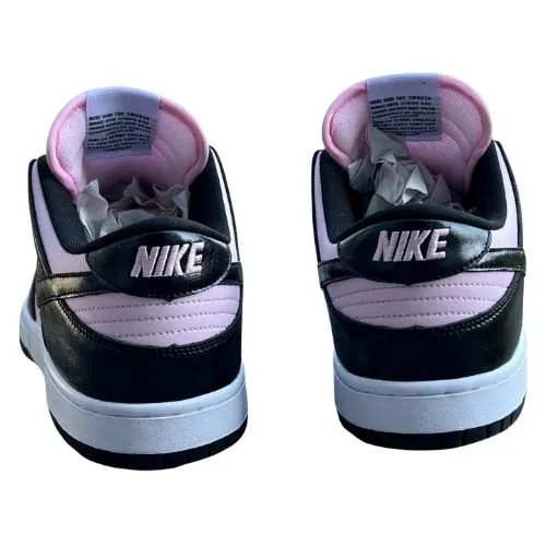 Alternative view of Nike Dunk Low SB “Pink Foam Black" Negro