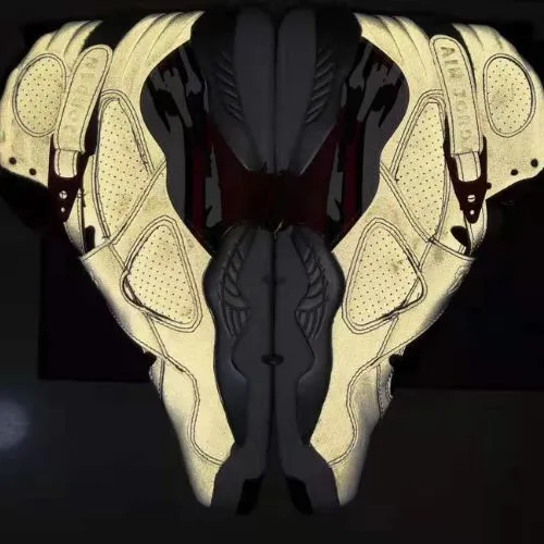 Alternative view of Air Jordan Retro 8 "Reflections of a Champion" Reflectante